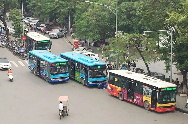 Quảng cáo xe buýt là gì? Tổng quan & lợi ích Quảng cáo trên xe buýt Hà Nội