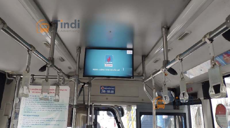 Quảng cáo màn hình LCD trong xe buýt – Giải pháp truyền thông hiện đại, chi phí tối ưu Quảng cáo màn hình LCD trong xe buýt