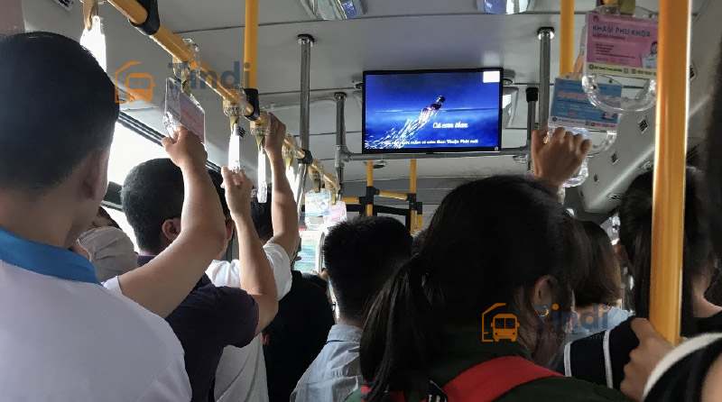 Quảng cáo màn hình LCD trong xe buýt – Giải pháp truyền thông hiện đại, chi phí tối ưu Quảng cáo màn hình LCD trong xe buýt