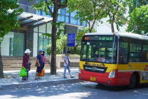 Quảng cáo xe buýt là gì