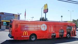 màu sắc trong quảng cáo xe bus